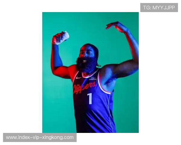 哈登孤立无援：篮坛传奇背后的艰辛与挣扎