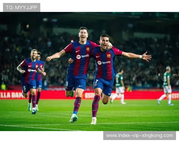 巴萨与皇马巅峰对决预热：荣耀之争再度升级